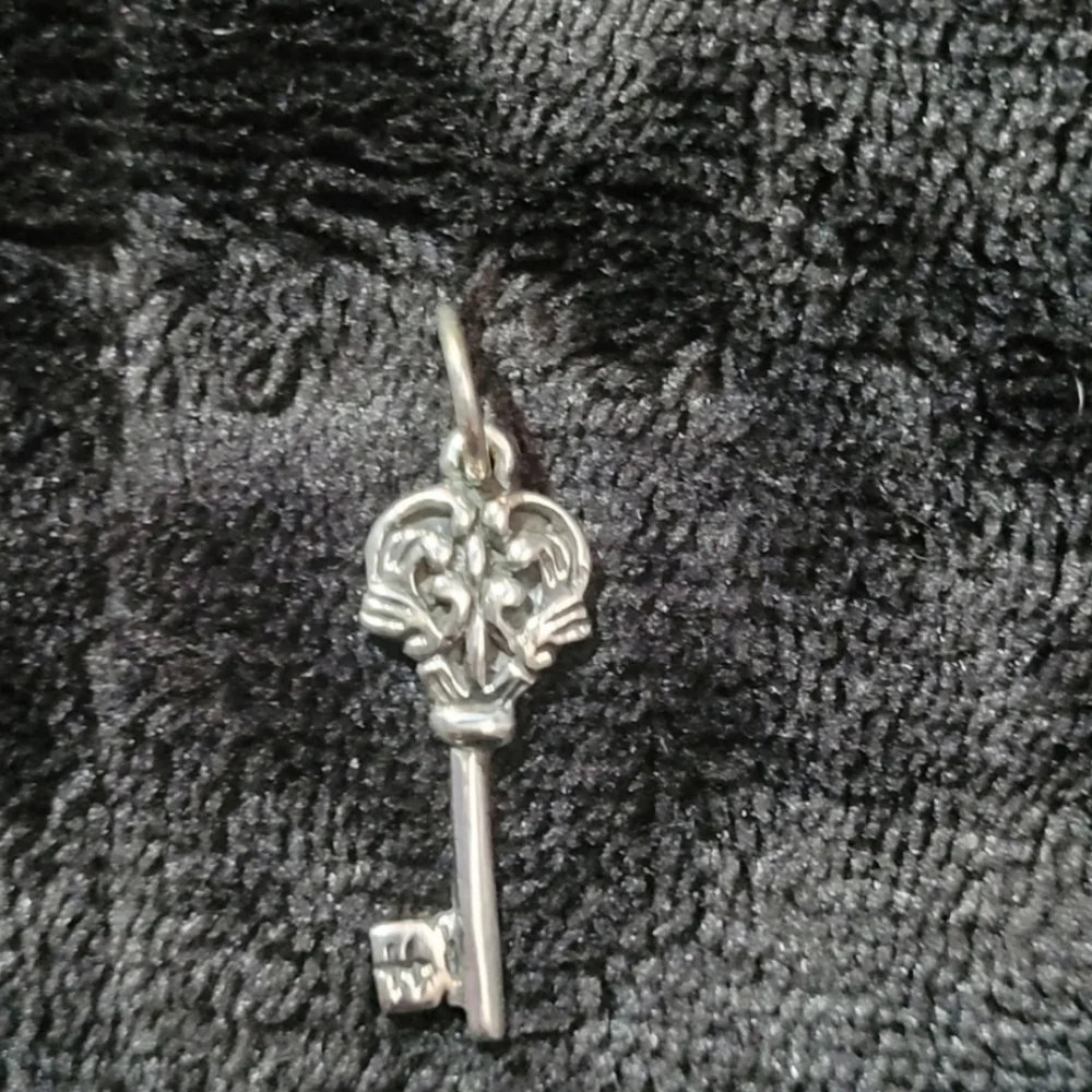 Femme Metale Tiny Key Pendant, VGUC